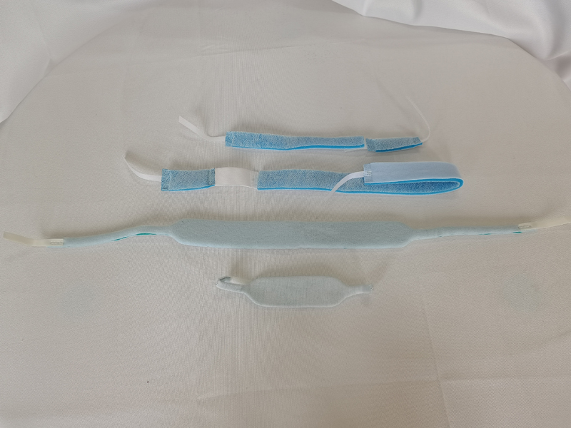 気管切開チューブホルダー